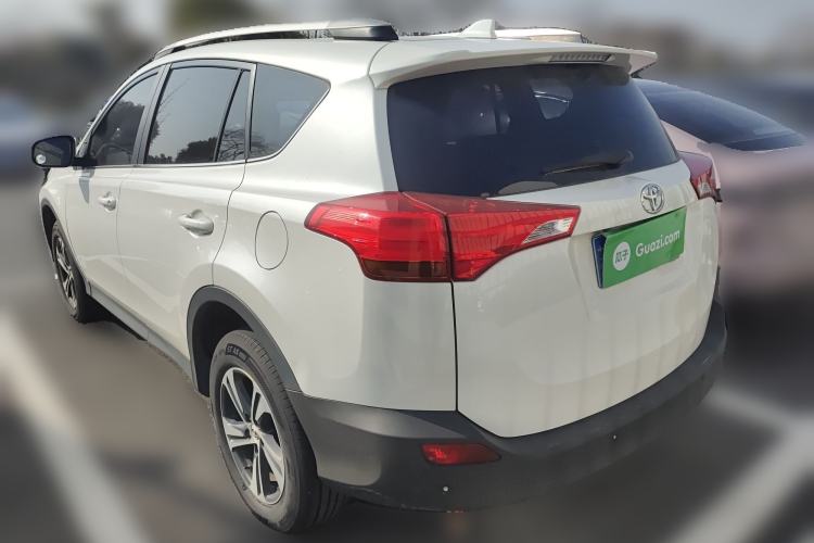 Used Toyota RAV4 2015 2.0L CVT Two-Wheel Drive Fashion Edition Rear Left 45 Deg