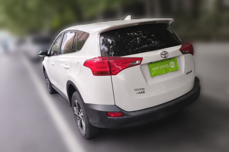 Used Toyota RAV4 2015 2.0L CVT Two-Wheel Drive Fashion Edition Rear Left 45 Deg
