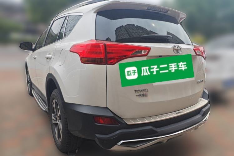 Used Toyota RAV4 2015 2.0L CVT Two-Wheel Drive Fashion Edition Rear Left 45 Deg