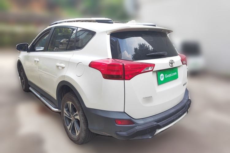 Used Toyota RAV4 2015 2.0L CVT Two-Wheel Drive Fashion Edition Rear Left 45 Deg