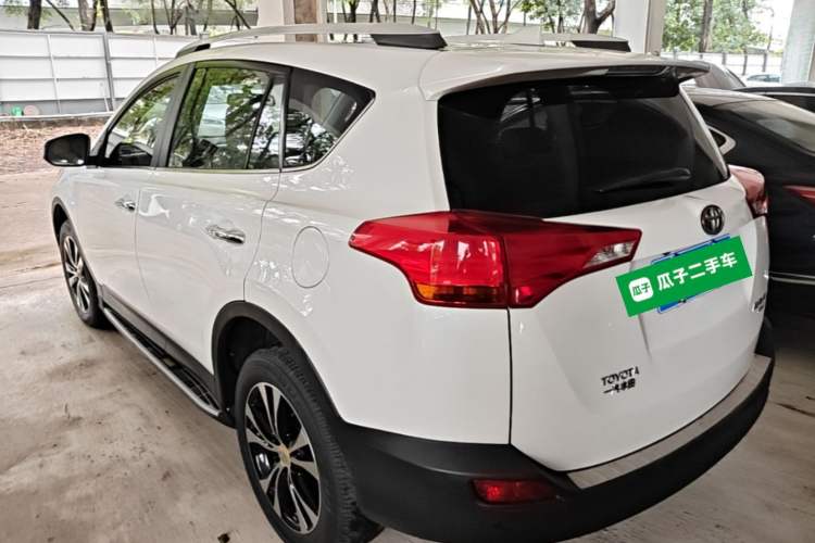 Used Toyota RAV4 2015 2.5L Automatic 4x4 Elite Edition Rear Left 45 Deg