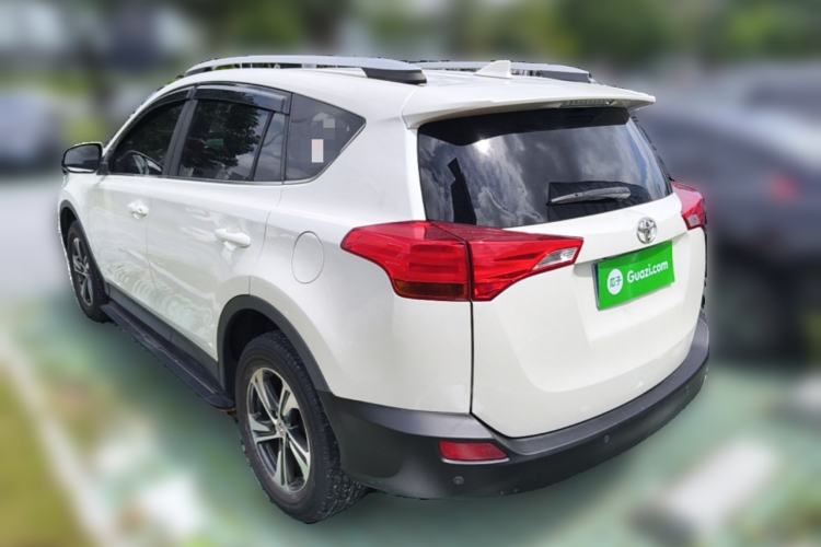 Used Toyota RAV4 2015 2.0L CVT Two-Wheel Drive Fashion Edition Rear Left 45 Deg