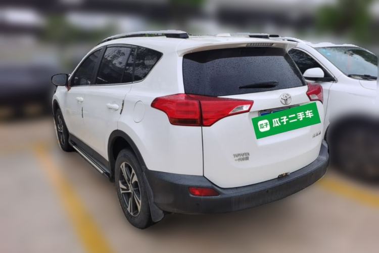 Used Toyota RAV4 2015 2.0L CVT Two-Wheel Drive Fashion Edition Rear Left 45 Deg
