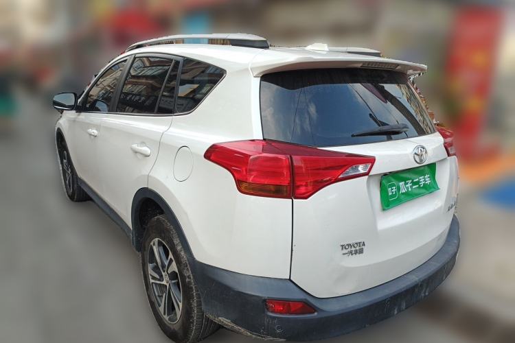 Used Toyota RAV4 2015 2.0L CVT Two-Wheel Drive Fashion Edition Rear Left 45 Deg
