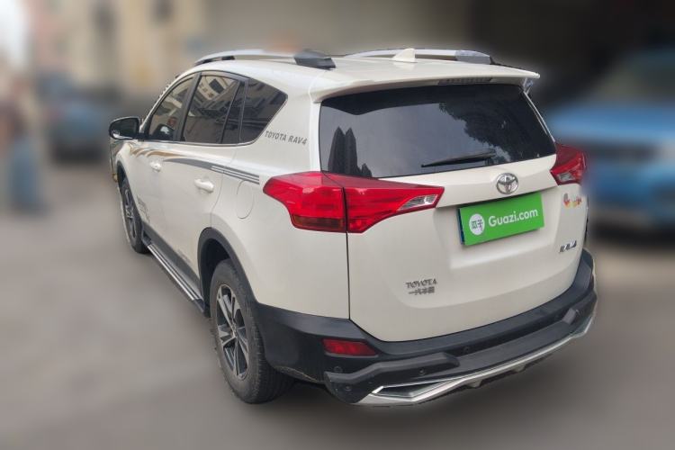 Used Toyota RAV4 2015 2.0L CVT Two-Wheel Drive Fashion Edition Rear Left 45 Deg