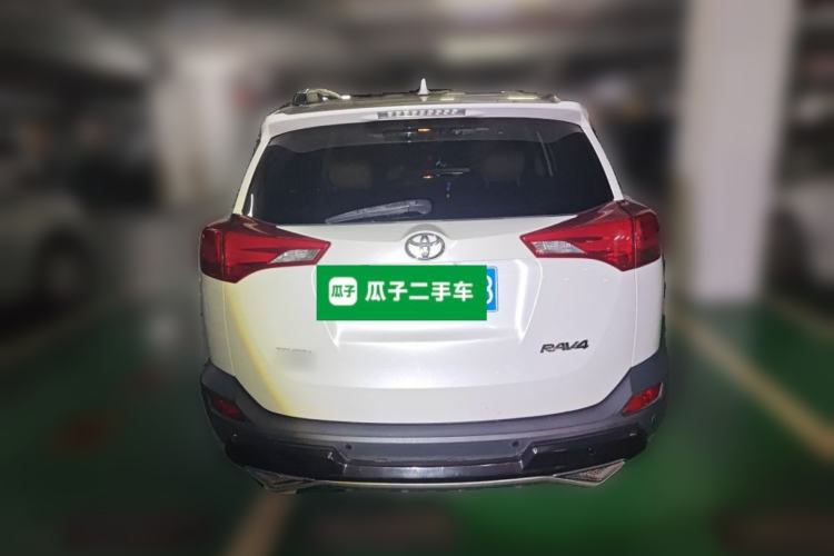 Used Toyota RAV4 2015 2.0L CVT Two-Wheel Drive Fashion Edition Rear