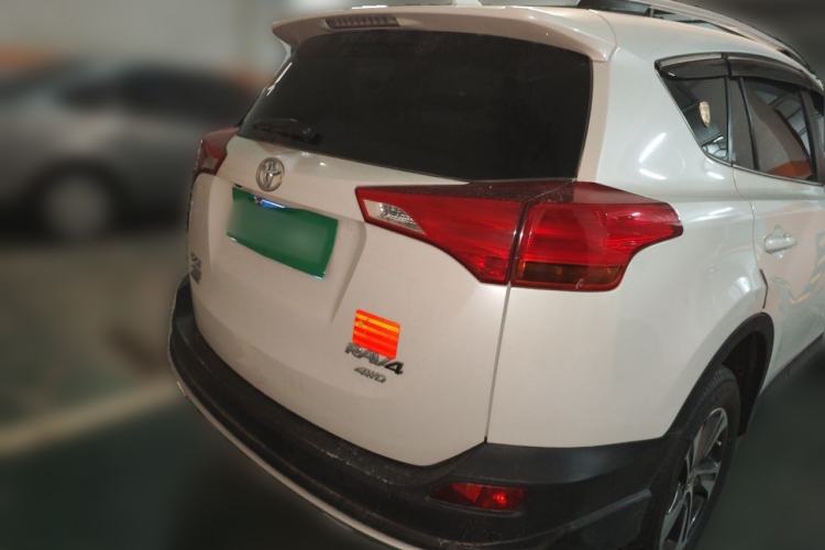 Used Toyota RAV4 2015 2.0L CVT Two-Wheel Drive Fashion Edition Rear