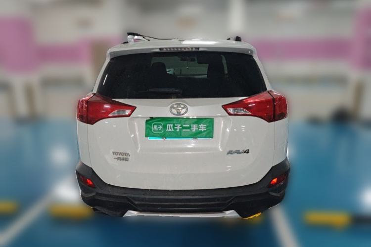 Used Toyota RAV4 2015 2.0L CVT Two-Wheel Drive Fashion Edition Rear