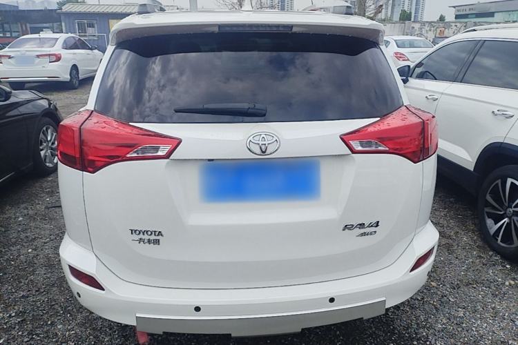 Used Toyota RAV4 2015 2.0L CVT 4x4 Trend Edition Rear