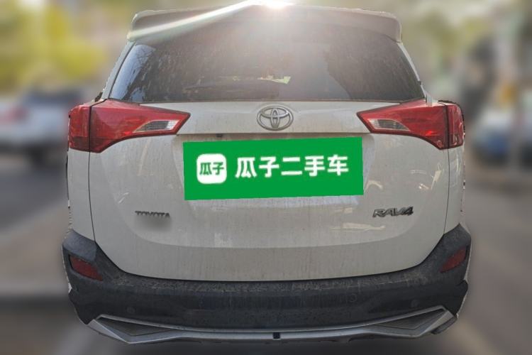 Used Toyota RAV4 2015 2.0L CVT Two-Wheel Drive Fashion Edition Rear
