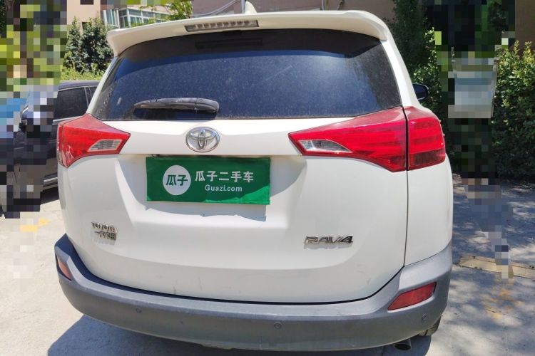 Used Toyota RAV4 2015 2.0L CVT Two-Wheel Drive Fashion Edition Rear