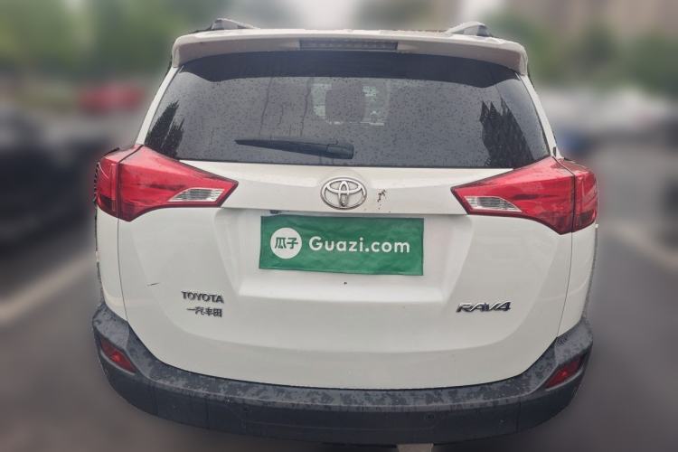 Used Toyota RAV4 2015 2.0L CVT Two-Wheel Drive Fashion Edition Rear