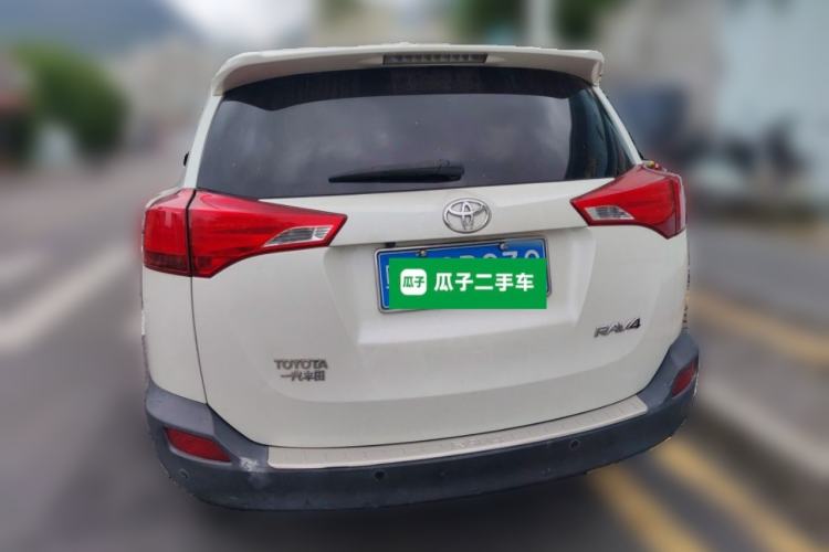 Used Toyota RAV4 2015 2.0L CVT Two-Wheel Drive Fashion Edition Rear