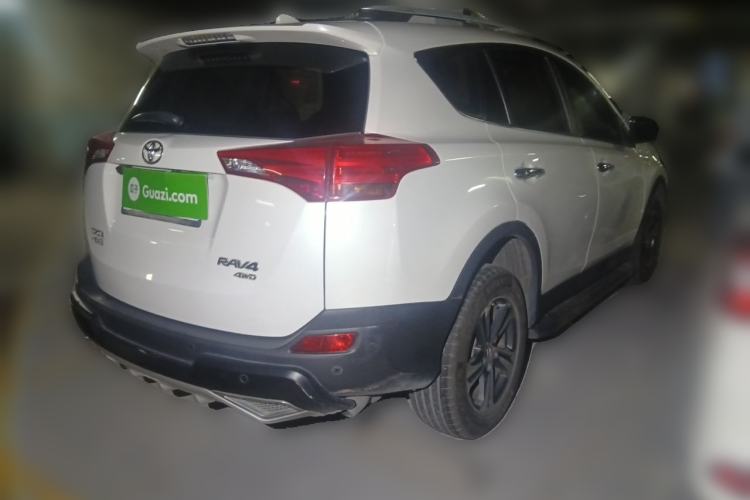 Used Toyota RAV4 2015 2.0L CVT Four-Wheel Drive New Edition Rear Right 45 Deg