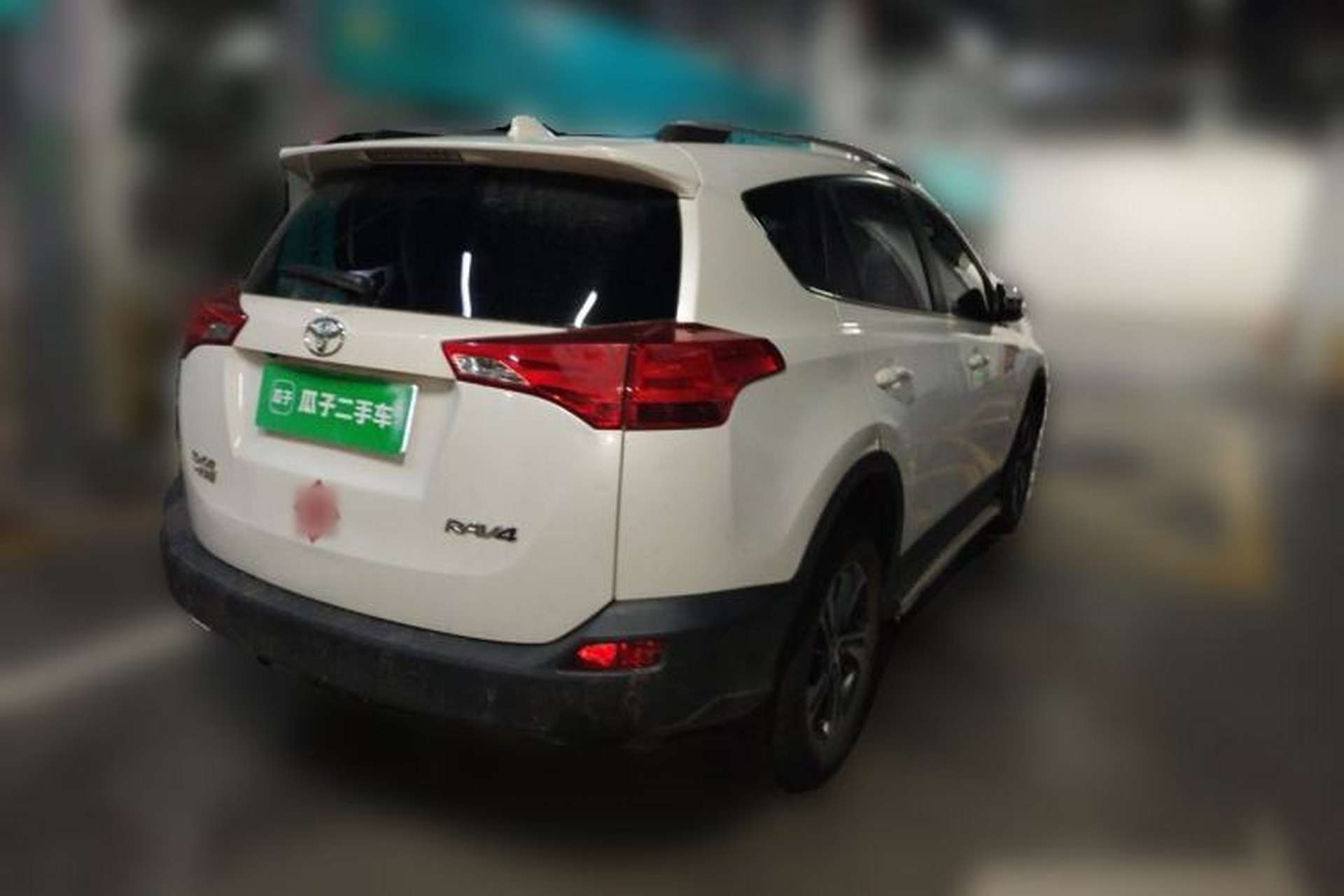 Used Toyota RAV4 2015 2.0L CVT Two-Wheel Drive Fashion Edition Rear Right 45 Deg