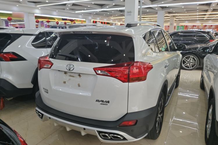 Used Toyota RAV4 2015 2.5L Automatic 4x4 Elite Edition Rear Right 45 Deg