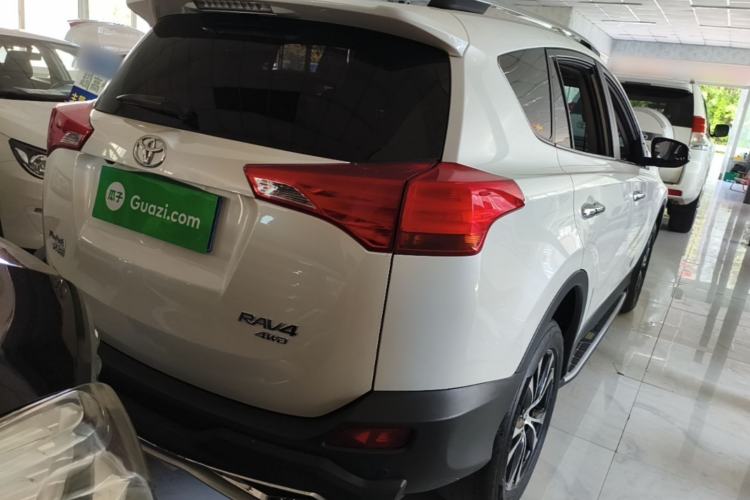 Used Toyota RAV4 2015 2.5L Automatic 4x4 Elite Edition Rear Right 45 Deg