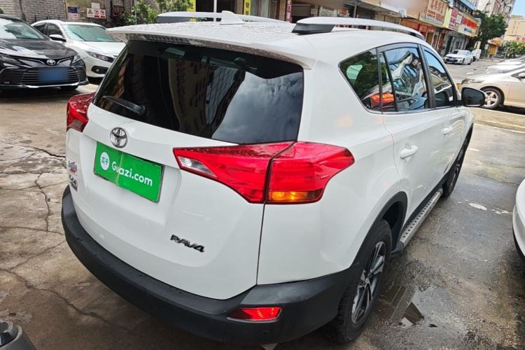 Used Toyota RAV4 2015 2.0L CVT Two-Wheel Drive Fashion Edition Rear Right 45 Deg