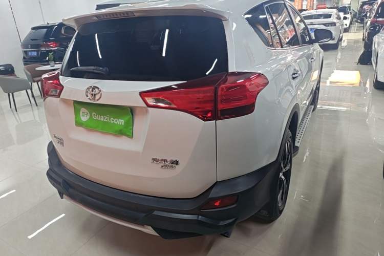 Used Toyota RAV4 2015 2.5L Automatic 4x4 Elite Edition Rear Right 45 Deg