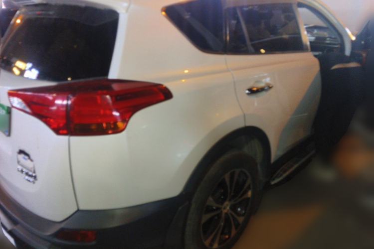 Used Toyota RAV4 2015 2.5L Automatic 4x4 Elite Edition Rear Right 45 Deg