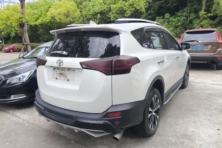Used Toyota RAV4 2015 2.5L Automatic 4x4 Elite Edition Rear Right 45 Deg