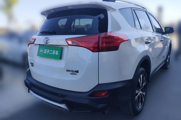 Used Toyota RAV4 2015 2.5L Automatic 4x4 Elite Edition Rear Right 45 Deg