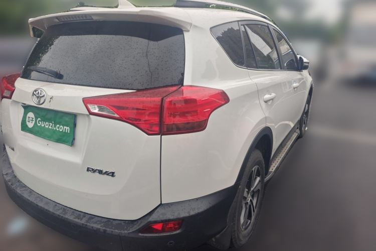 Used Toyota RAV4 2015 2.0L CVT Two-Wheel Drive Fashion Edition Rear Right 45 Deg