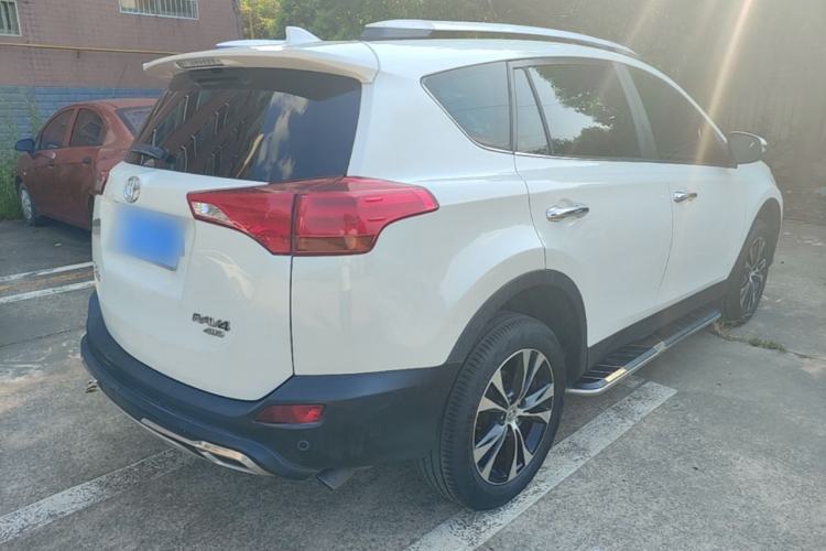 Used Toyota RAV4 2015 2.5L Automatic 4x4 Elite Edition Rear Right 45 Deg