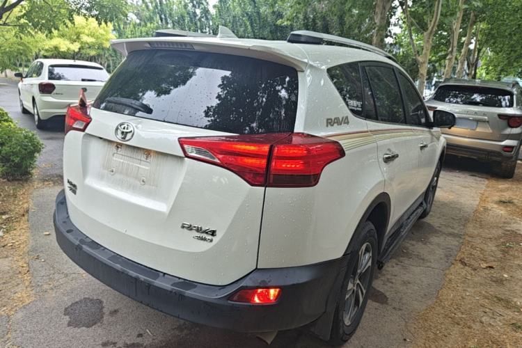Used Toyota RAV4 2015 2.0L CVT Four-Wheel Drive New Edition Rear Right 45 Deg