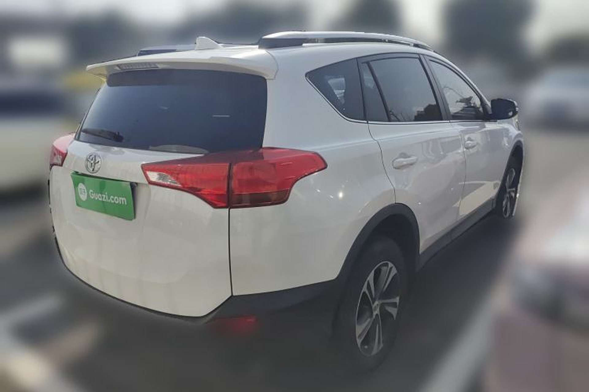 Used Toyota RAV4 2015 2.0L CVT Two-Wheel Drive Fashion Edition Rear Right 45 Deg