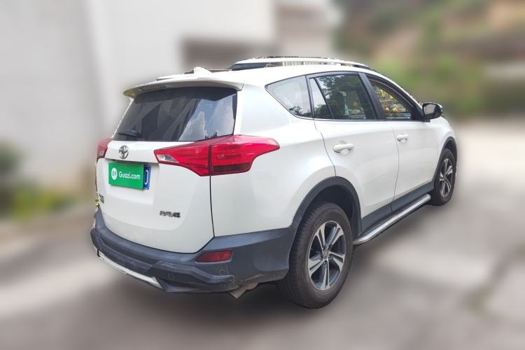 Used Toyota RAV4 2015 2.0L CVT Two-Wheel Drive Fashion Edition Rear Right 45 Deg