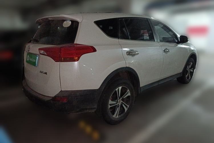 Used Toyota RAV4 2015 2.0L CVT Two-Wheel Drive Fashion Edition Rear Right 45 Deg