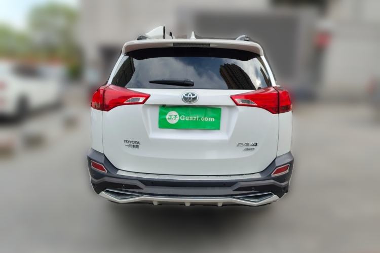 Used Toyota RAV4 2015 2.0L CVT Two-Wheel Drive Fashion Edition Rear