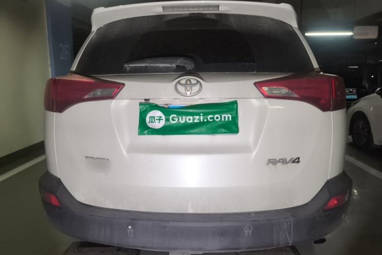 Used Toyota RAV4 2015 2.0L CVT Two-Wheel Drive Fashion Edition Rear