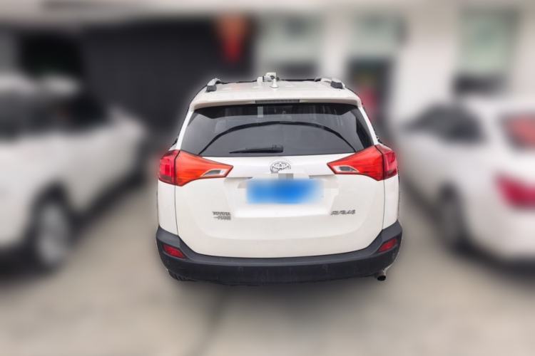 Used Toyota RAV4 2015 2.0L CVT Two-Wheel Drive Fashion Edition Rear