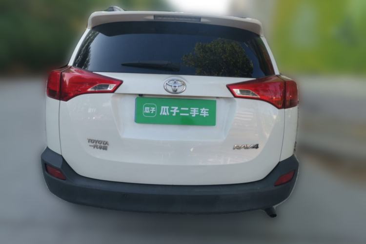 Used Toyota RAV4 2015 2.0L CVT Two-Wheel Drive Fashion Edition Rear