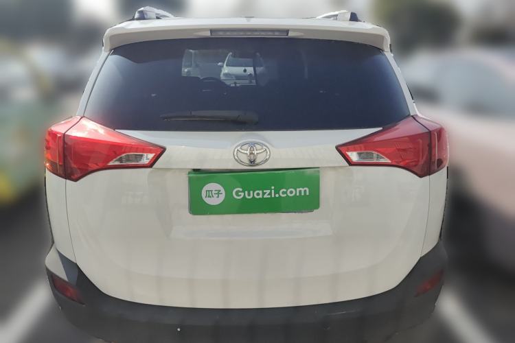 Used Toyota RAV4 2015 2.0L CVT Two-Wheel Drive Fashion Edition Rear