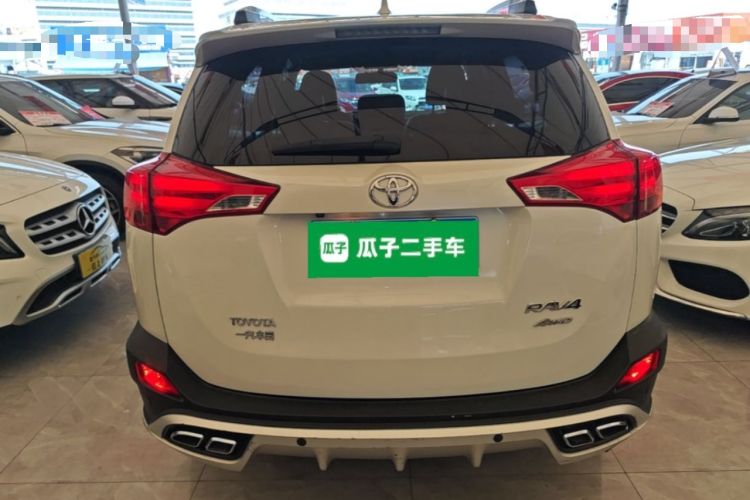 Used Toyota RAV4 2015 2.0L CVT Two-Wheel Drive Fashion Edition Rear