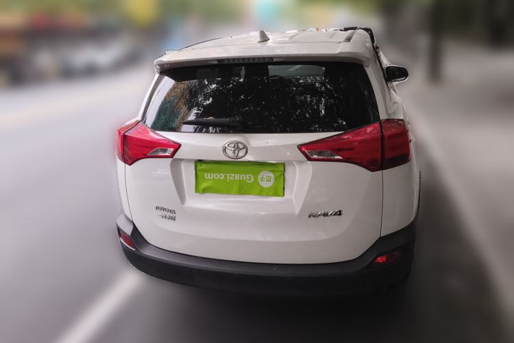 Used Toyota RAV4 2015 2.0L CVT Two-Wheel Drive Fashion Edition Rear