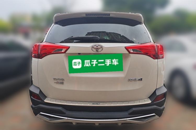 Used Toyota RAV4 2015 2.0L CVT Two-Wheel Drive Fashion Edition Rear