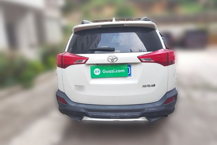 Used Toyota RAV4 2015 2.0L CVT Two-Wheel Drive Fashion Edition Rear