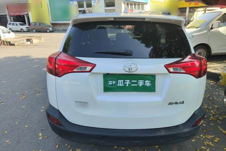 Used Toyota RAV4 2015 2.0L CVT Two-Wheel Drive Fashion Edition Rear