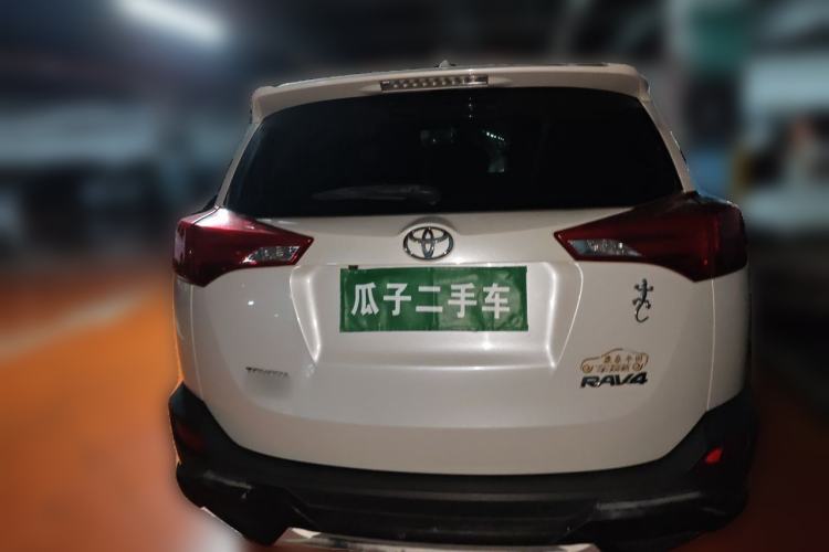 Used Toyota RAV4 2015 2.0L CVT Two-Wheel Drive Fashion Edition Rear