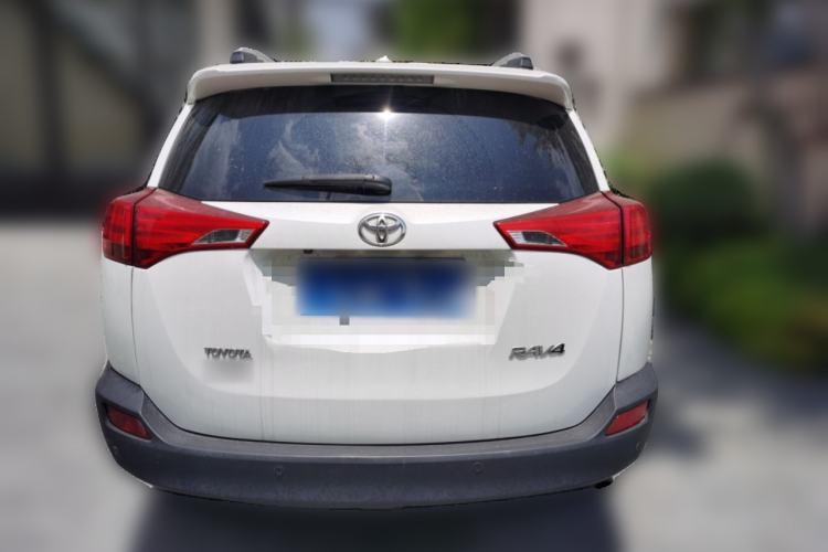 Used Toyota RAV4 2015 2.0L CVT Two-Wheel Drive Fashion Edition Rear