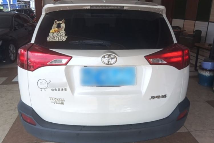 Used Toyota RAV4 2015 2.0L CVT Two-Wheel Drive Fashion Edition Rear