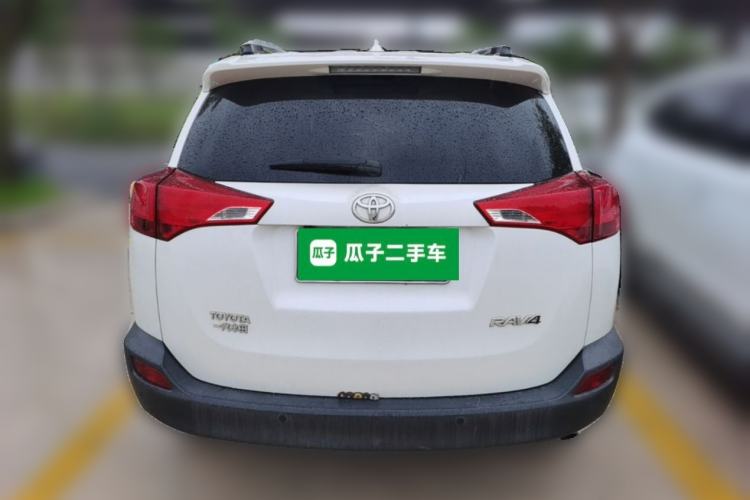 Used Toyota RAV4 2015 2.0L CVT Two-Wheel Drive Fashion Edition Rear