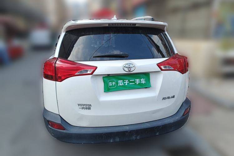 Used Toyota RAV4 2015 2.0L CVT Two-Wheel Drive Fashion Edition Rear