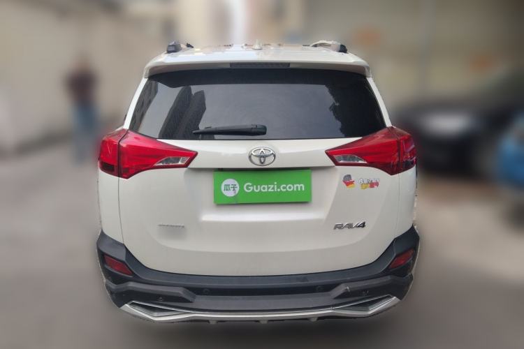 Used Toyota RAV4 2015 2.0L CVT Two-Wheel Drive Fashion Edition Rear