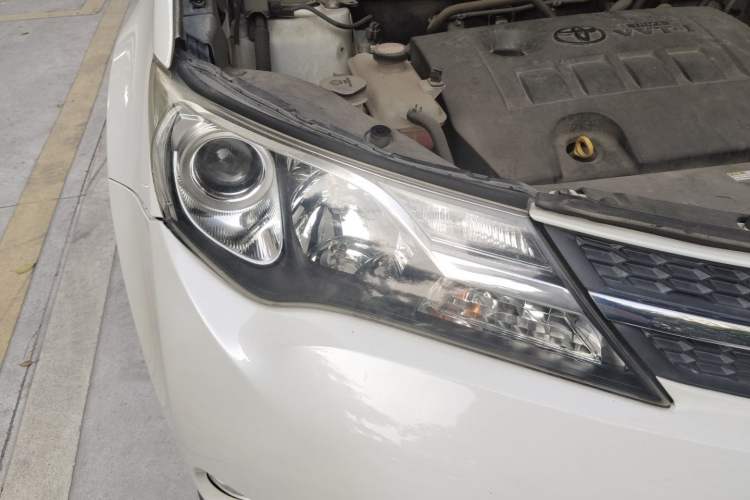 Used Toyota RAV4 2015 2.0L CVT Two-Wheel Drive Fashion Edition Right Front Headlight