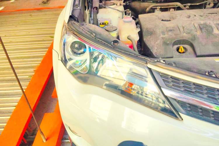 Used Toyota RAV4 2015 2.0L CVT Two-Wheel Drive Fashion Edition Right Front Headlight